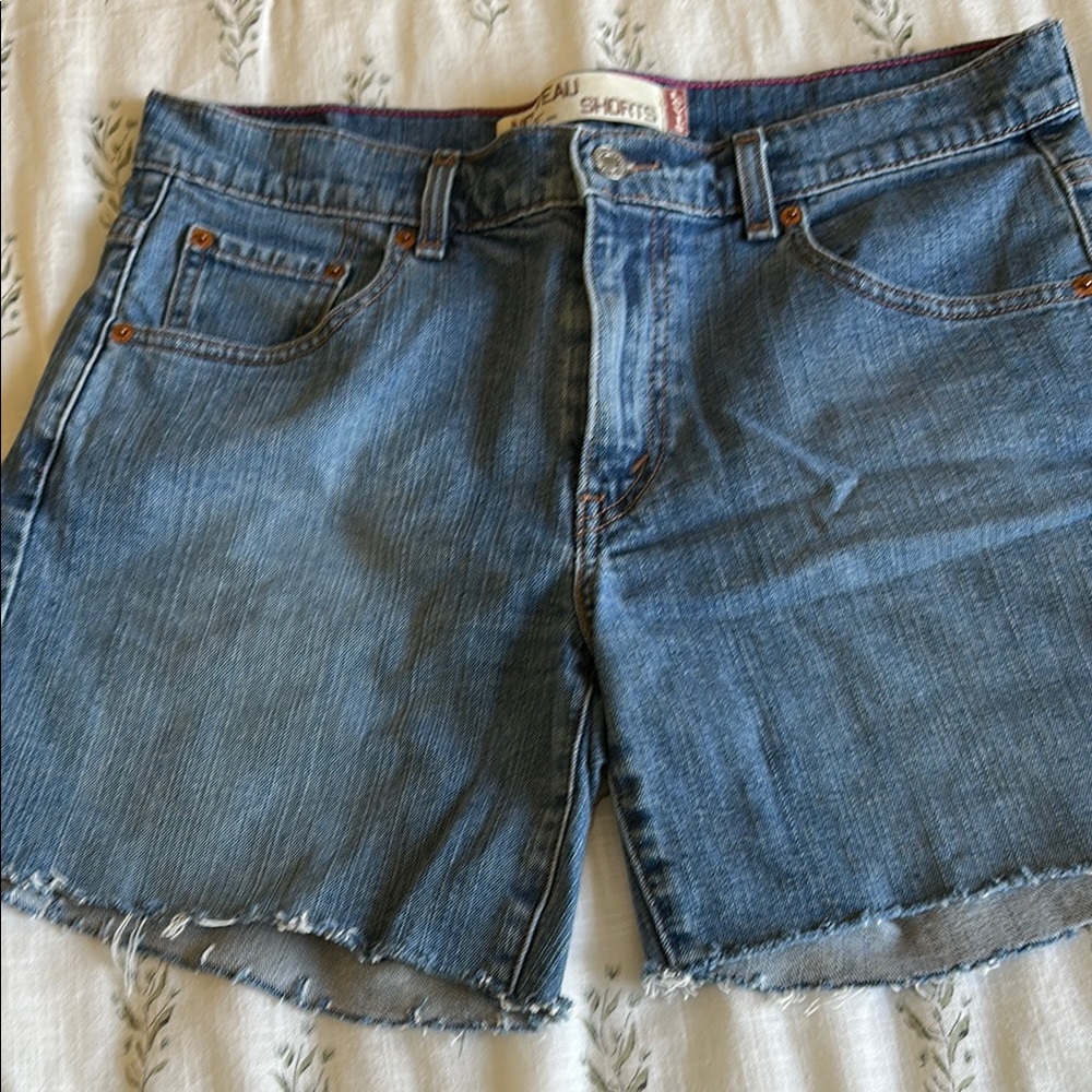 Levi Denim Women’s cut off Denim  Shorts size 12